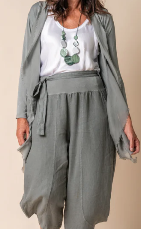 Lina Top (10IM2711)